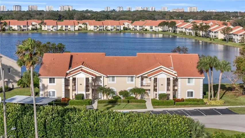 7794  Emerald  CIR, Naples, FL 34109