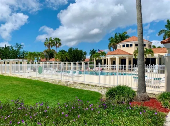 7794  Emerald  CIR, Naples, FL 34109