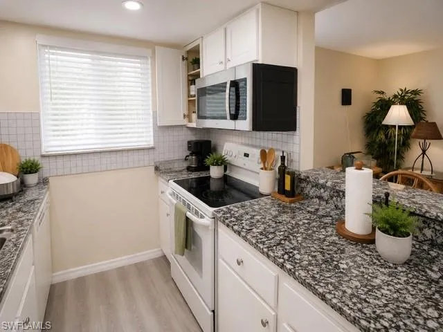 3355 Royal Canadian Trce 4, Fort Myers, Florida 33907