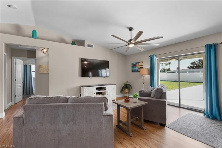 4115 SE 10th  PL, Cape Coral, FL 33904