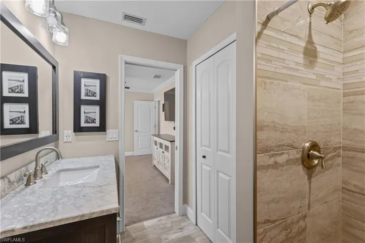 4115 SE 10th  PL, Cape Coral, FL 33904