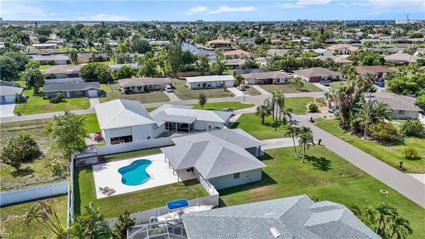 4115 SE 10th  PL, Cape Coral, FL 33904