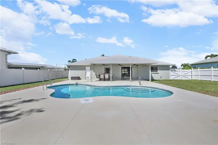 4115 SE 10th  PL, Cape Coral, FL 33904