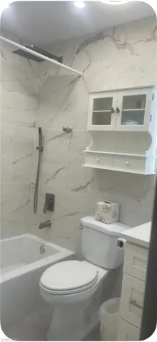 200 Turtle Lake Ct 309, Naples, Florida 34105