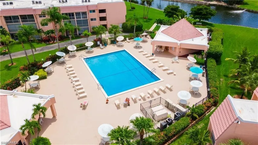 200 Turtle Lake Ct 309, Naples, Florida 34105