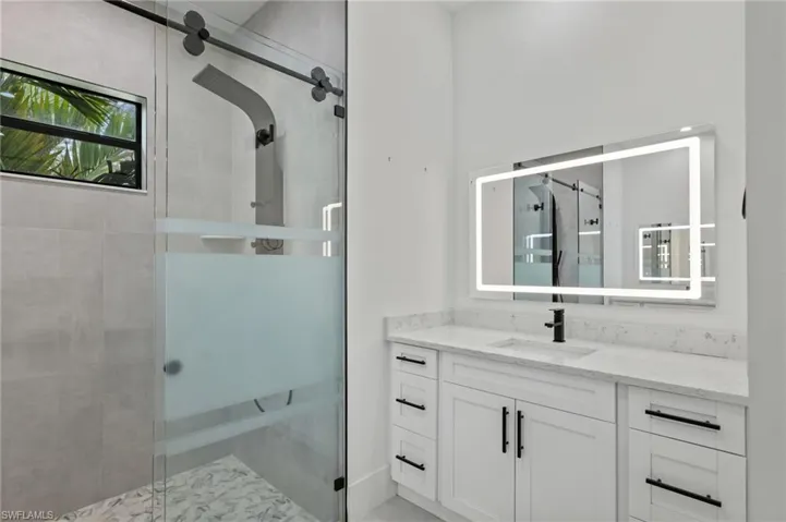 106 18th Ave Ne, Naples, Florida 34120
