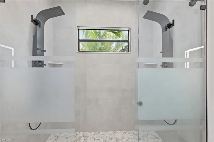 106 18th Ave Ne, Naples, Florida 34120