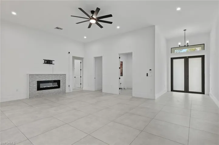 106 18th Ave Ne, Naples, Florida 34120