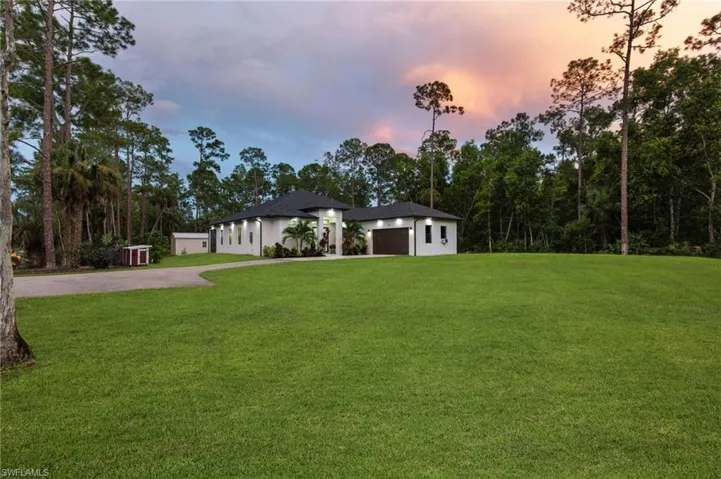 106 18th Ave Ne, Naples, Florida 34120