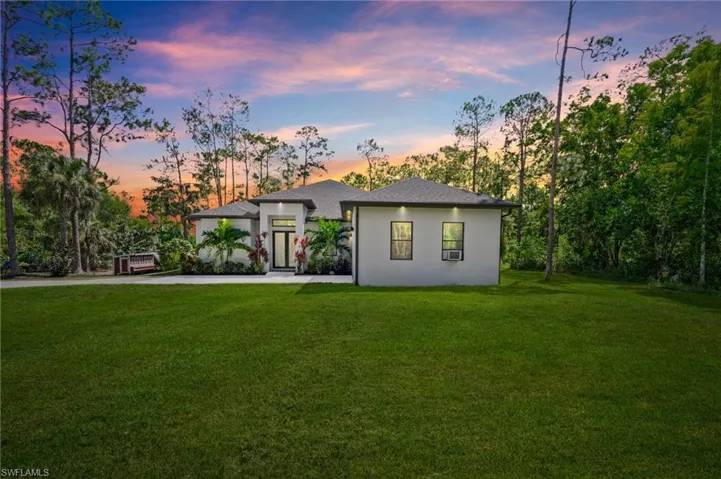 106 18th Ave Ne, Naples, Florida 34120