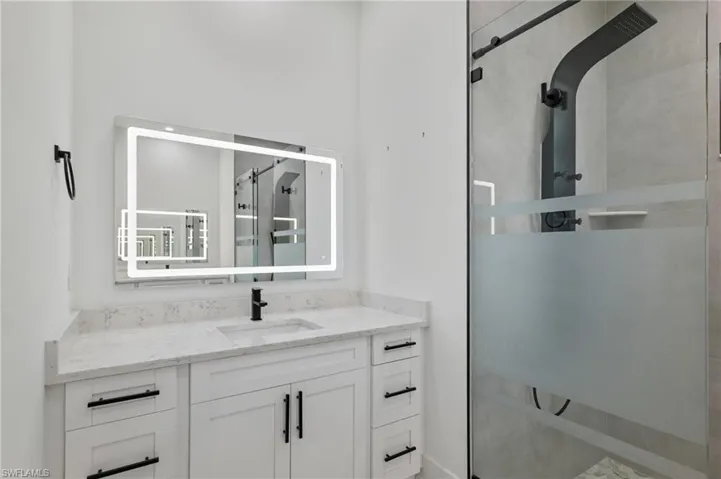 106 18th Ave Ne, Naples, Florida 34120