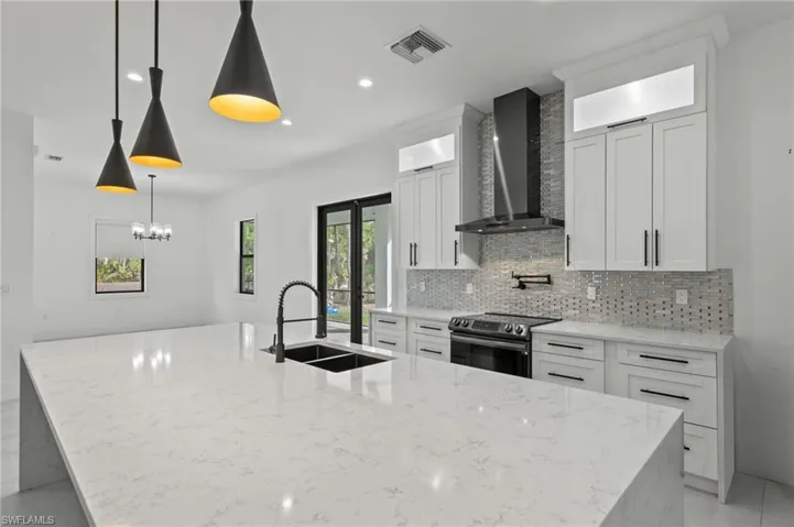 106 18th Ave Ne, Naples, Florida 34120