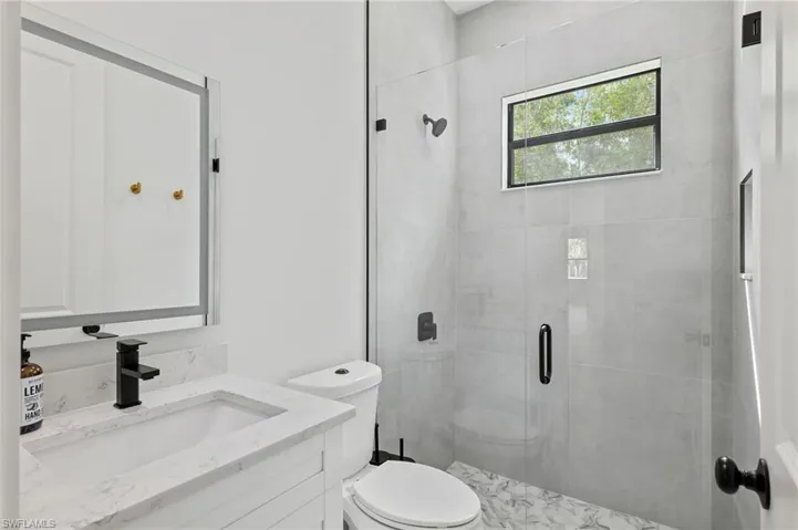 106 18th Ave Ne, Naples, Florida 34120