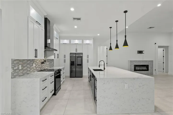 106 18th Ave Ne, Naples, Florida 34120