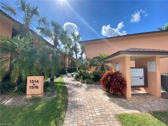 1516  Mainsail  DR, Naples, FL 34114