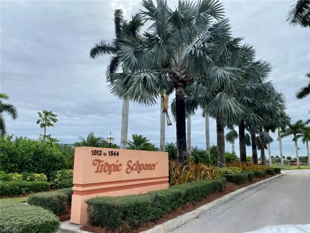 1516  Mainsail  DR, Naples, FL 34114