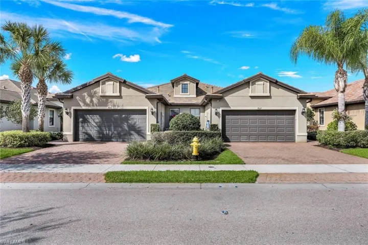 7627 Jacaranda LN, NAPLES FL 34114