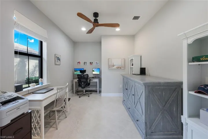 7627 Jacaranda LN, NAPLES FL 34114