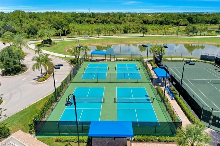 7627 Jacaranda LN, NAPLES FL 34114