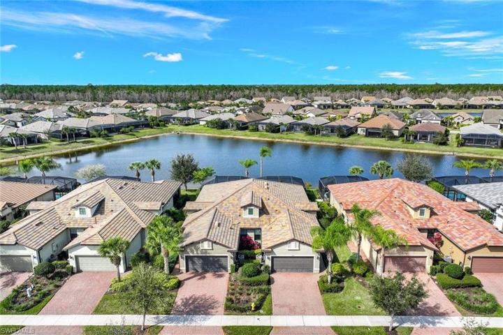 7627 Jacaranda LN, NAPLES FL 34114