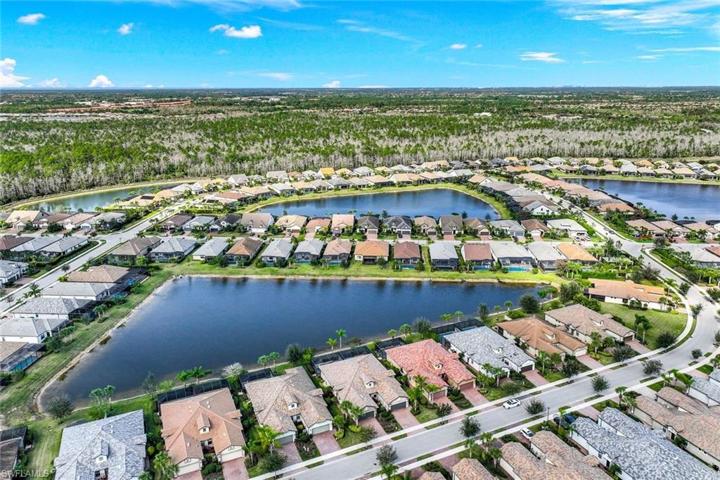 7627 Jacaranda LN, NAPLES FL 34114