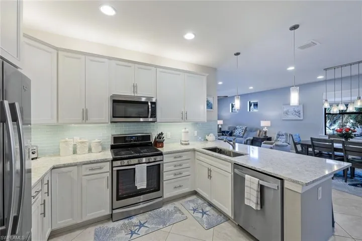 7627 Jacaranda LN, NAPLES FL 34114
