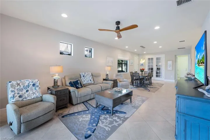 7627 Jacaranda LN, NAPLES FL 34114