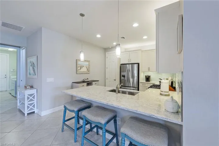 7627 Jacaranda LN, NAPLES FL 34114