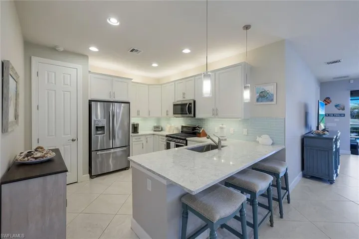 7627 Jacaranda LN, NAPLES FL 34114