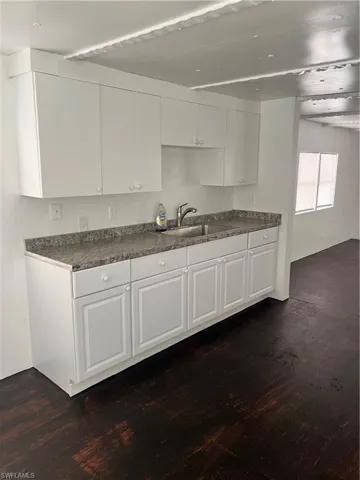 275  Ellis  ST, North Fort Myers, FL 33903