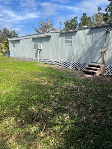 275  Ellis  ST, North Fort Myers, FL 33903