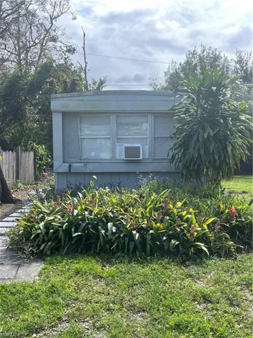 275  Ellis  ST, North Fort Myers, FL 33903