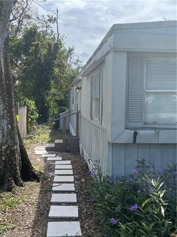 275  Ellis  ST, North Fort Myers, FL 33903