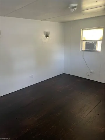 275  Ellis  ST, North Fort Myers, FL 33903