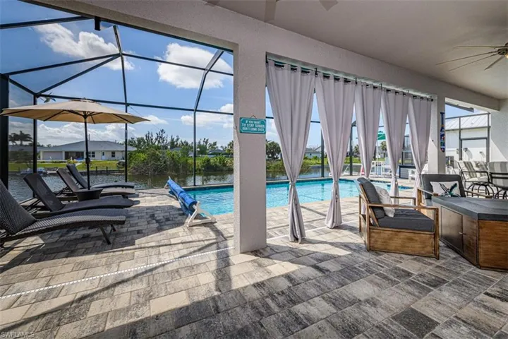VERY LARGE LANAI/POOL AREA