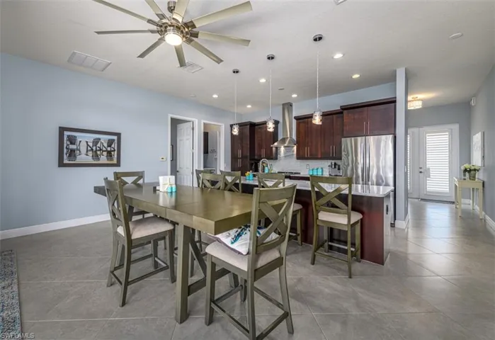 SPACIOUS KITCHEN