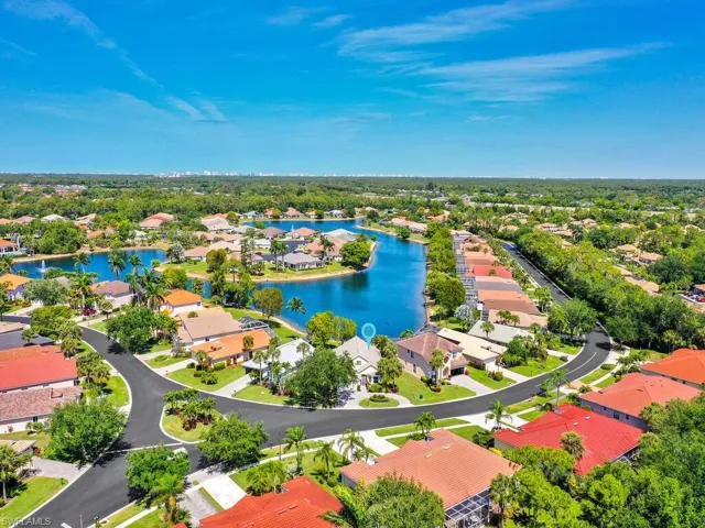 7539  Berkshire Pines  DR, Naples, FL 34104