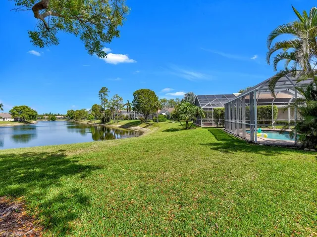 7539  Berkshire Pines  DR, Naples, FL 34104
