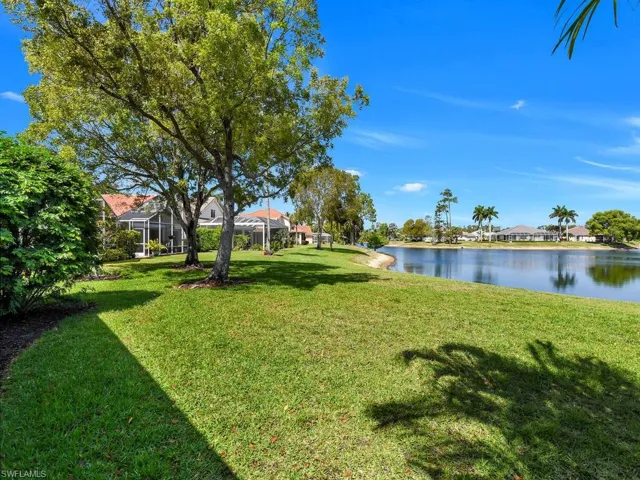 7539  Berkshire Pines  DR, Naples, FL 34104