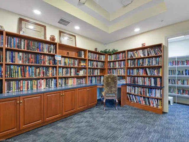 7539  Berkshire Pines  DR, Naples, FL 34104