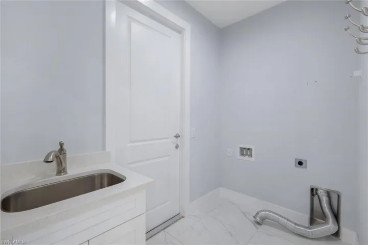 3765  10th SE AVE, Naples, FL 34117