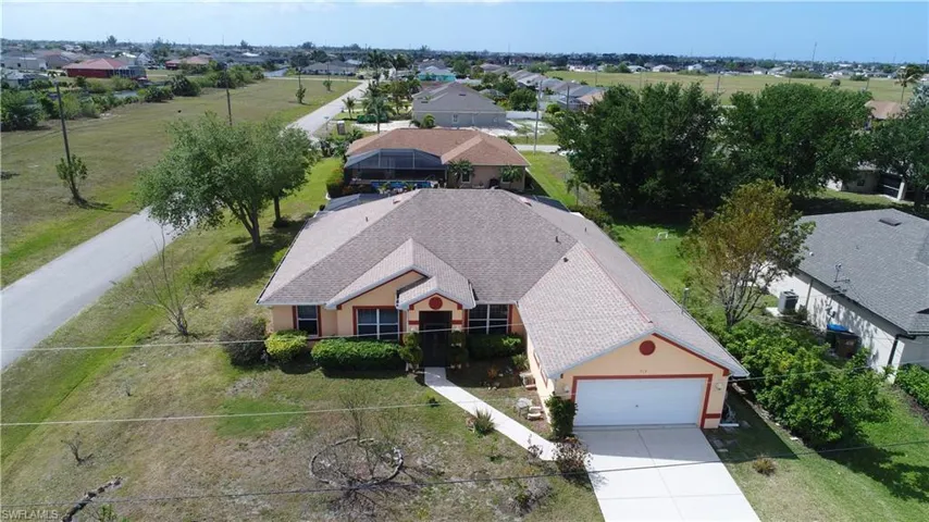Birds eye view of property featuring a residential view