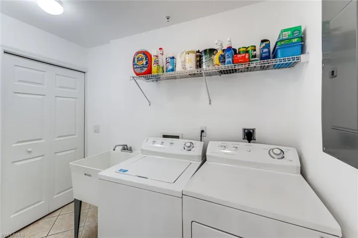 2373 Hidden Lake Ct 8101, Naples, Florida 34112