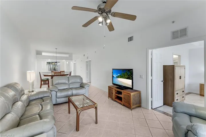 2373 Hidden Lake Ct 8101, Naples, Florida 34112
