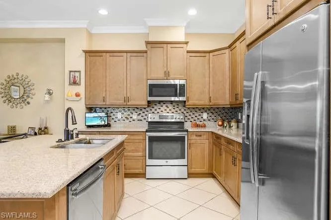 7003  Dominica  DR, Naples, FL 34113