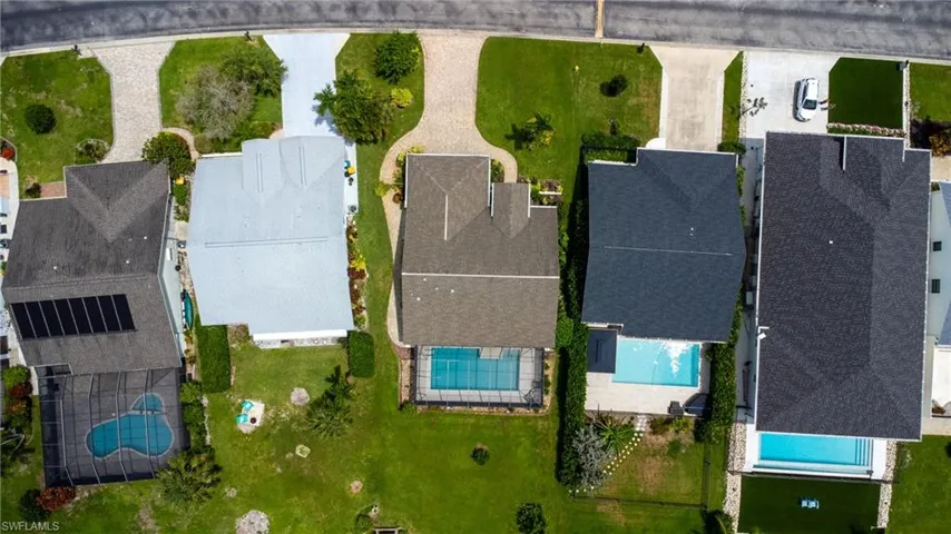 1348  Monarch  CIR, Naples, FL 34116
