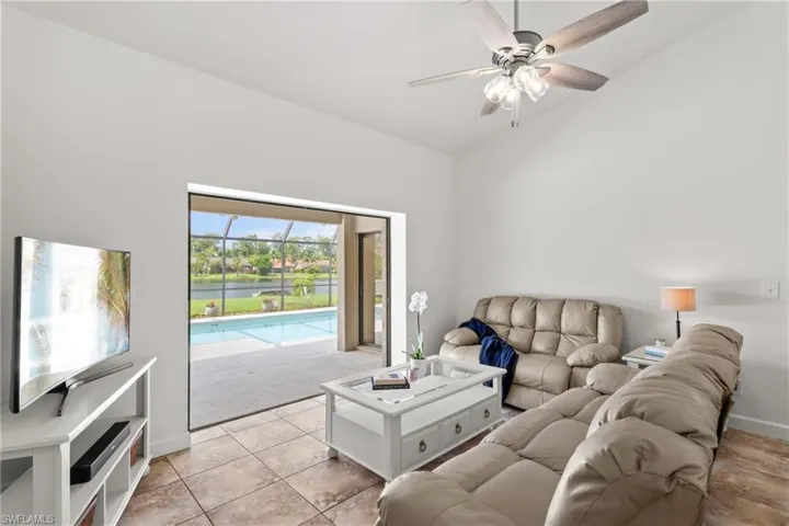1348  Monarch  CIR, Naples, FL 34116
