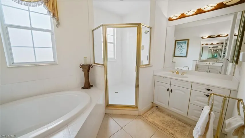 786  Regency Reserve  CIR, Naples, FL 34119