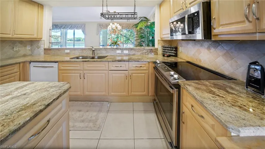 786  Regency Reserve  CIR, Naples, FL 34119