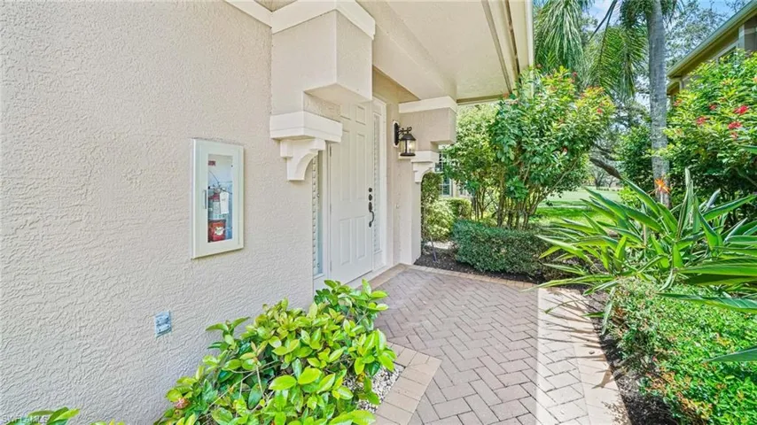 786  Regency Reserve  CIR, Naples, FL 34119